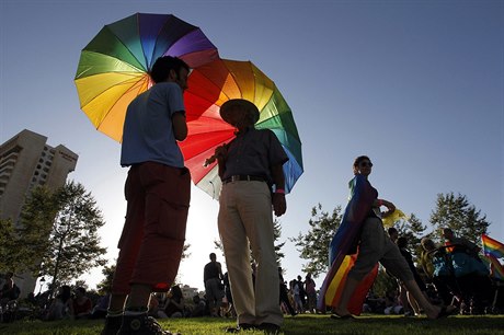 Barvy duhy, oficiální symbol LGBT komunit