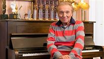 Karel Gott na snímku z 26. listopadu 2015, který přidal na svůj Facebook. | na serveru Lidovky.cz | aktuální zprávy