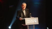 Karel Gott i přes nemoc převzal cenu pro nejlepšího zpěváka. | na serveru Lidovky.cz | aktuální zprávy