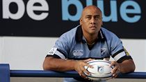 Jonah Lomu pzuje v Cardiffu pot, co podepsal smlouvu tmem Cardiff Blues....