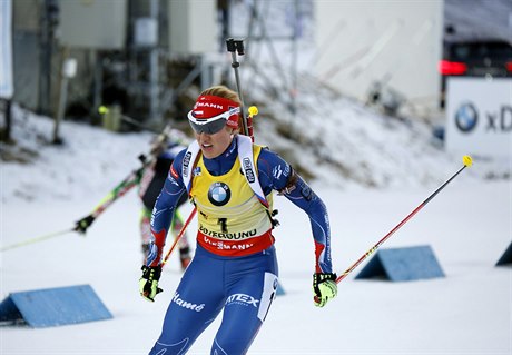 eská biatlonistka Gabriela Soukalová bhem stíhacího závodu v Östersundu.