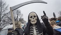 Průvod doprovázela smrtka. Průvod doprovázela smrtka.