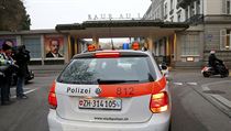 Policie zasahovala ped hotelem v Curychu, kde se ubytovali fotbalov...
