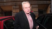 Miloslav Ransdorf dorazil do sídla KSČM v ulici Politických vězňů, kde vysvětlí... | na serveru Lidovky.cz | aktuální zprávy