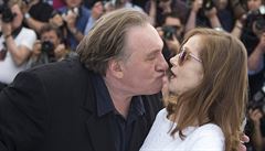 Gerard Depardieu s manelkou Isabell Huppert na festivalu v Cannes.