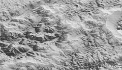 Nehostinné pustiny na Plutu.
