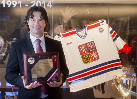 Robert Lang byl 17. prosince v Praze uveden do Sín slávy eského hokeje.