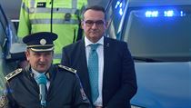 Zleva jsou policejn prezident Tom Tuh a editel prodeje kody Auto v R...