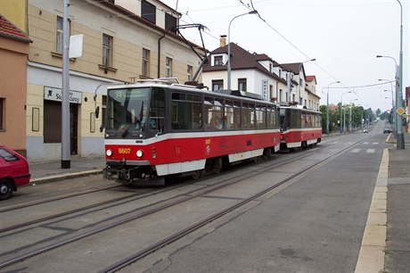 Tramvaj T6A5 v Praze.