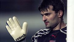 Pavel Srníek si staví ze bhem zápasu eské reprezentace.