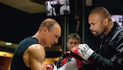 Putin je v kalendái vyobrazen i jako boxer.