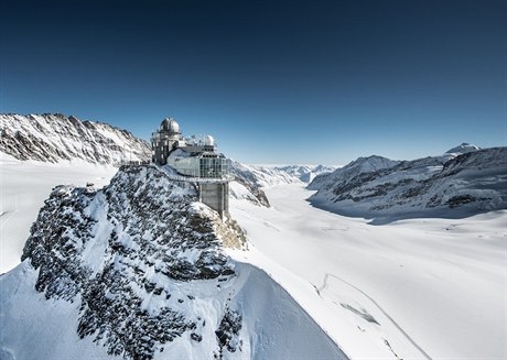 Vrchol Jungfrau s Aletschkým ledovcem