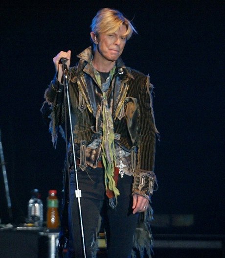 David Bowie v ervnu 2004 v Praze