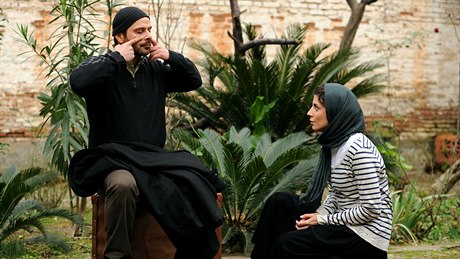 Fe filmu Kolik je ve tvém svt hodin? hrají íránské hvzdy Leila Hatami a Ali...