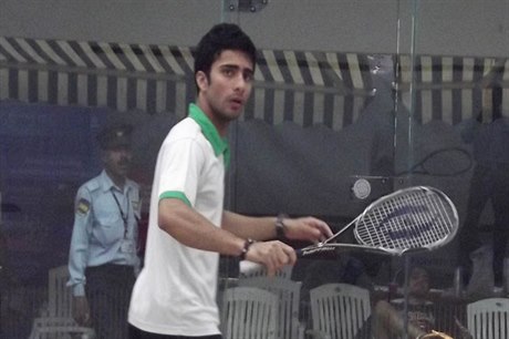 Indický squashista Ravi Dixit.