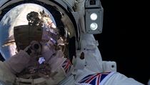 Selfie britského astronauta Timothy Peaka. | na serveru Lidovky.cz | aktuální zprávy