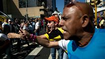 Stoupenci opozice ve stetu s vojky pobl sdla venezuelskho parlamentu v...