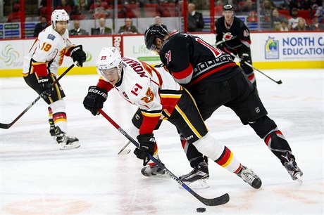 Calgary Flames prohrálo s Carolina Hurricanes.