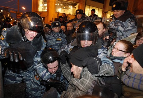 Mohutnou vlnu protest zailo Rusko na pelomu let 2011 a 2012, v souvislosti...