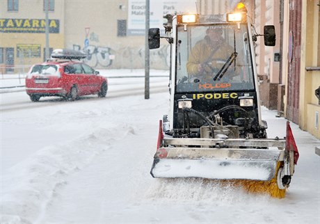 Silné snení, které postupovalo 23. ledna pes R od západu, zasáhlo také...