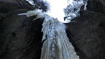 Pozoruhodn ledov tvary uprosted pskovcovch skal vytvoilo mraziv poas.