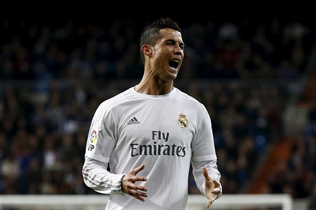 Cristiano Ronaldo se raduje ze vsteleného hattricku