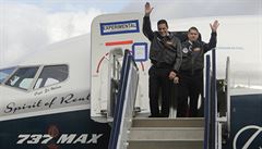 Kapitáni Bomben a Wilson po pistání Boeingu 737 MAX.