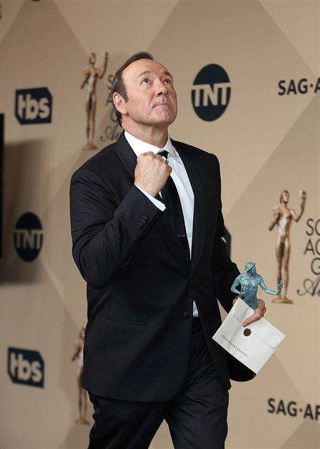 Herec Kevin Spacey obdrl cenu za svj výkon v seriálu Dm z karet
