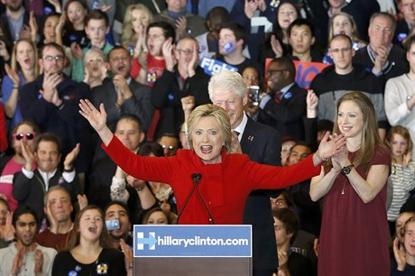 Hillary Clintonová v prvním souboji o nominaci do boje o Bílý dm tsn...