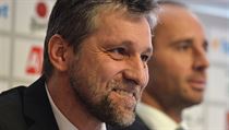 Trenér Josef Jandač (vlevo) informoval 4. února v Praze novináře o sestavě... | na serveru Lidovky.cz | aktuální zprávy