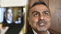 Íránec s českým občanstvím Shahram Abdullah Zadeh opouští budovu Krajského... | na serveru Lidovky.cz | aktuální zprávy