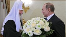 Vladimir Putin gratuluje patriarchovi ruské pravoslavné církve Kirillovi, který... | na serveru Lidovky.cz | aktuální zprávy