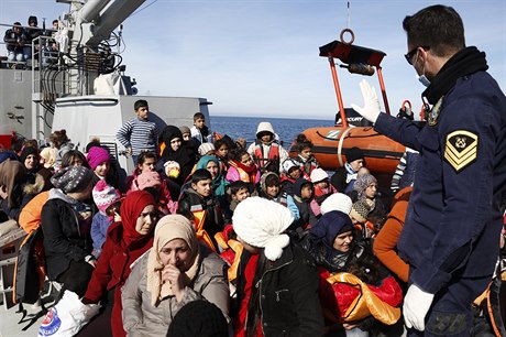 Ilustraní foto: ecko zaalo vracet uprchlíky zpátky do Turecka.