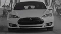 Fanoušci vytvořili bez nároku na honorář reklamu na vůz Tesla. | na serveru Lidovky.cz | aktuální zprávy