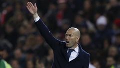 Real Madrid's coach Zinedine Zidane reacts against Granada