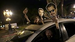 Fanouci oslavují DiCapriovo vítzství v oscarovém klání. Hollywood, Monterrey.
