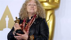 Oscara za nejlepí kostýmy pro film Mad Max pevzala Jenny Beavanová.