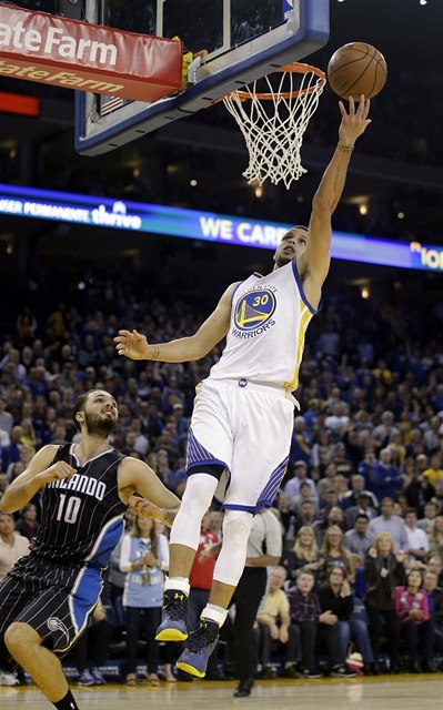 Hrá Golden State Warriors Stephen Curry