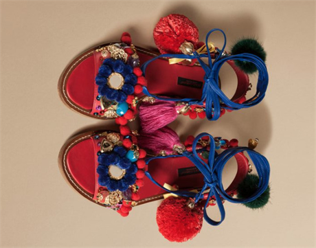 Oznaení sandál jako otrokásk= se italské znace Dolce & Gabbana vymstilo.