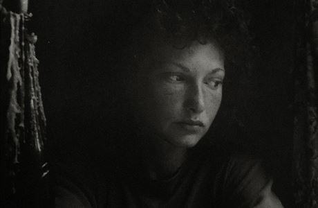 Maya Deren na snímku za 40. let. Alexander Hackenschmied