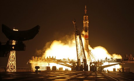 Kosmická lo odstartovala z kosmodromu Bajkonur v kazaské stepi v páteních...