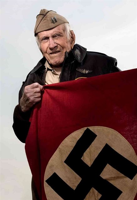 Louis Zamperini, jeden z nejlepích bc svta a osmý mu z olympijských her...