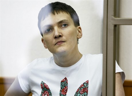 Nadda Savenková ped ruským soudem (9. bezna 2016).