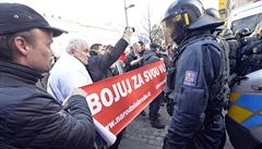 Demonstrace proti islamizaci, xenofilním politikm, médiím a neziskovkám