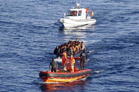 Turecká hlídka zabránila lunu migrant v cest do Evropy.