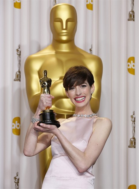 Anne Hathaway dostala Oscara za snímek Bídnici