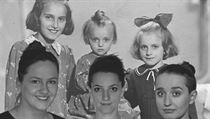 Vypravěčky. Markéta Holá, Petra Horváthová a Eva Burešová (zleva) vyprávějí... | na serveru Lidovky.cz | aktuální zprávy