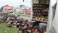 ást nákladu se podailo zachránit, úklidové práce trvaly nkolik hodin.