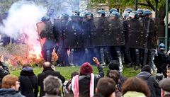 Francouzská policie se stetává s demonstranty