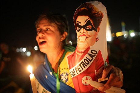 Demonsranti obviují prezidentku Rousseffovou z krádee veejných financí